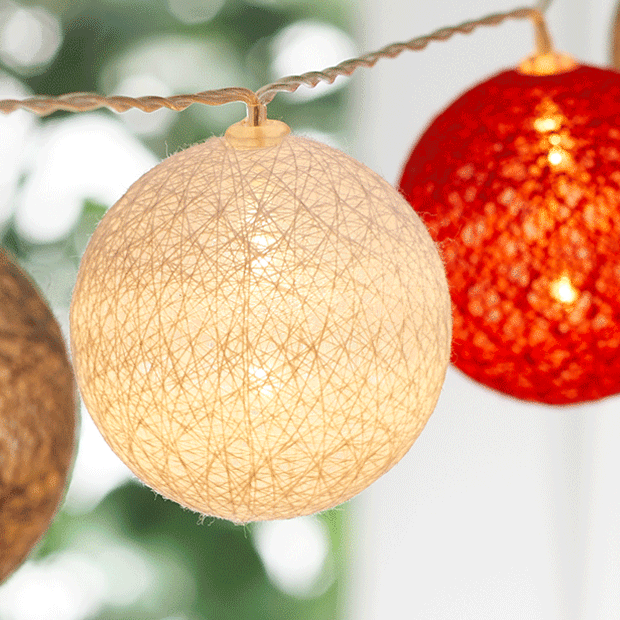 Leuchtende Deko-Lichterkugeln in Naturfaseroptik – stimmungsvolle Beleuchtung. Großhandel für Deko- & Geschenkartikel